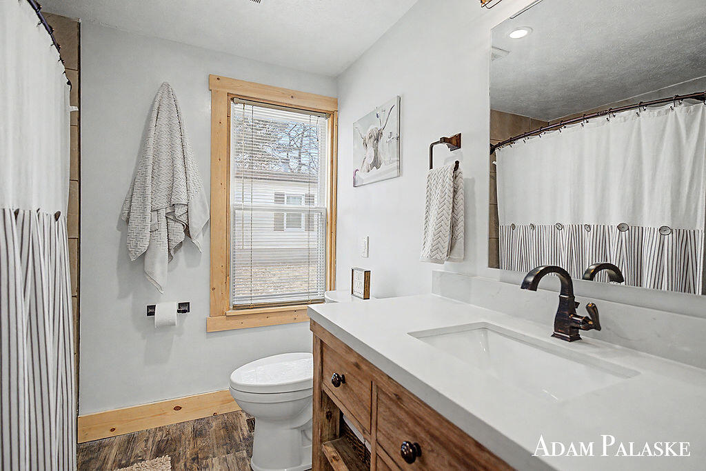 8457 Brower Lake Drive, Rockford, MI, 49341-9346