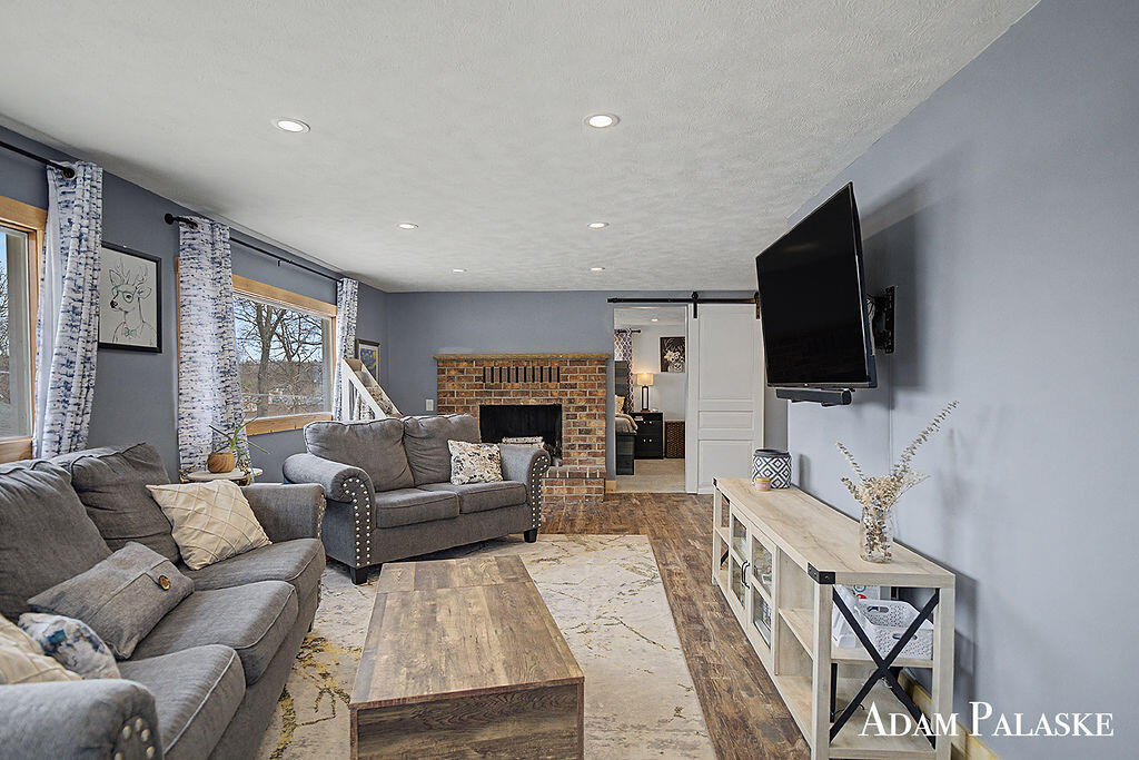 8457 Brower Lake Drive, Rockford, MI, 49341-9346