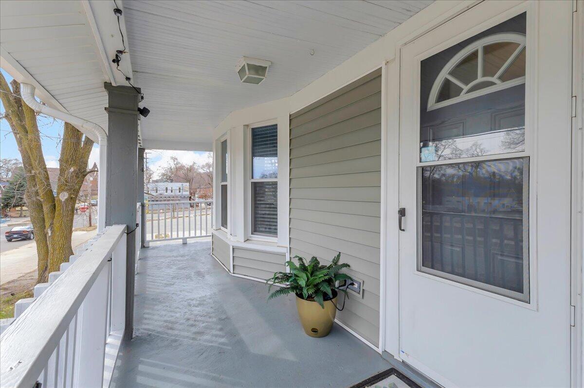 1115 Adams Street, Grand Rapids, MI, 49507-1947