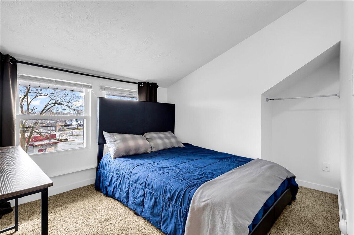 1115 Adams Street, Grand Rapids, MI, 49507-1947