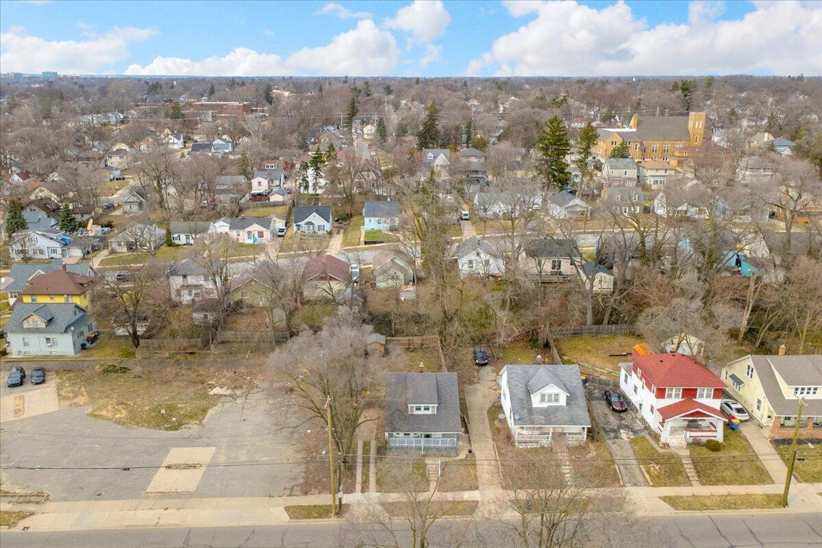 1115 Adams Street, Grand Rapids, MI, 49507-1947