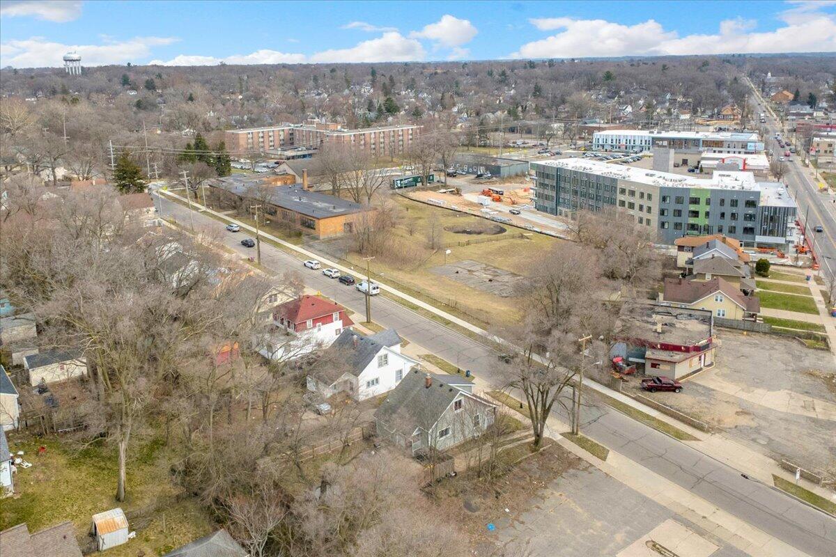 1115 Adams Street, Grand Rapids, MI, 49507-1947