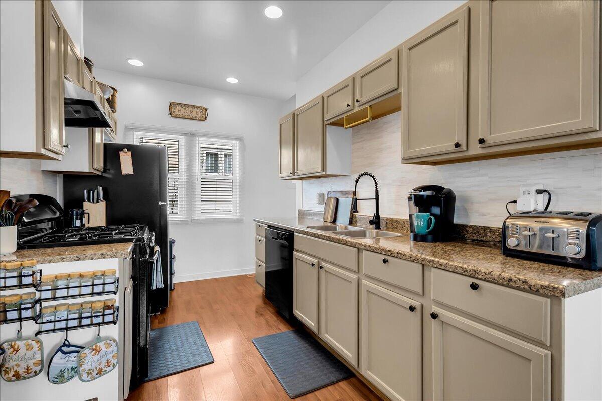 1115 Adams Street, Grand Rapids, MI, 49507-1947