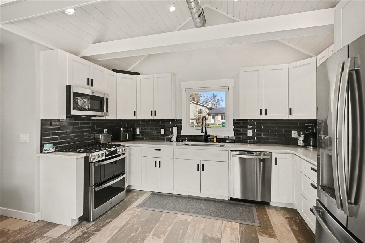 10139 Woodlawn Drive, Portage, MI, 49002