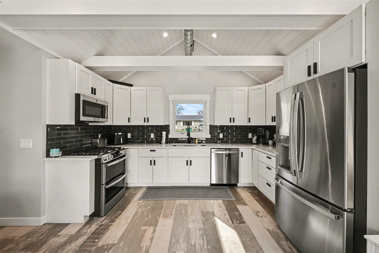 10139 Woodlawn Drive, Portage, MI, 49002