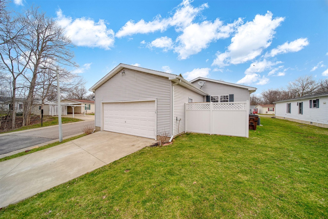 701 Missouri River Drive, Adrian, MI, 49221-3780