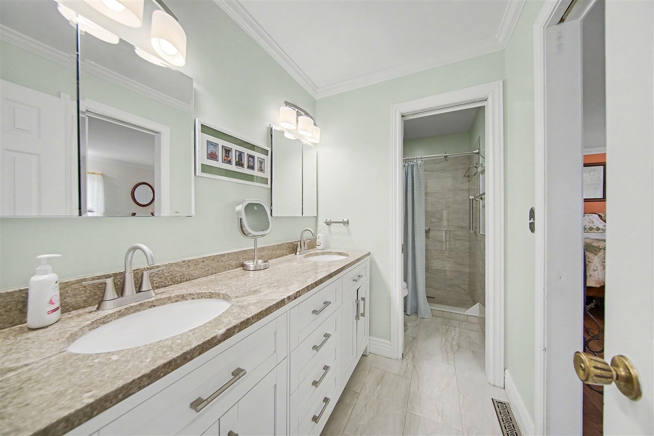 19840 Queens Court, Manchester, MI, 48158-8543