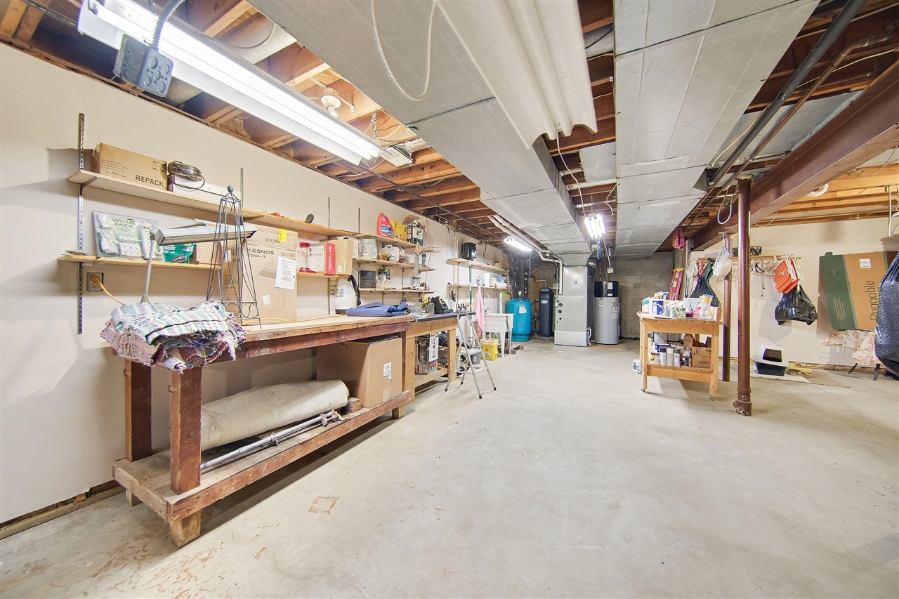 19840 Queens Court, Manchester, MI, 48158-8543