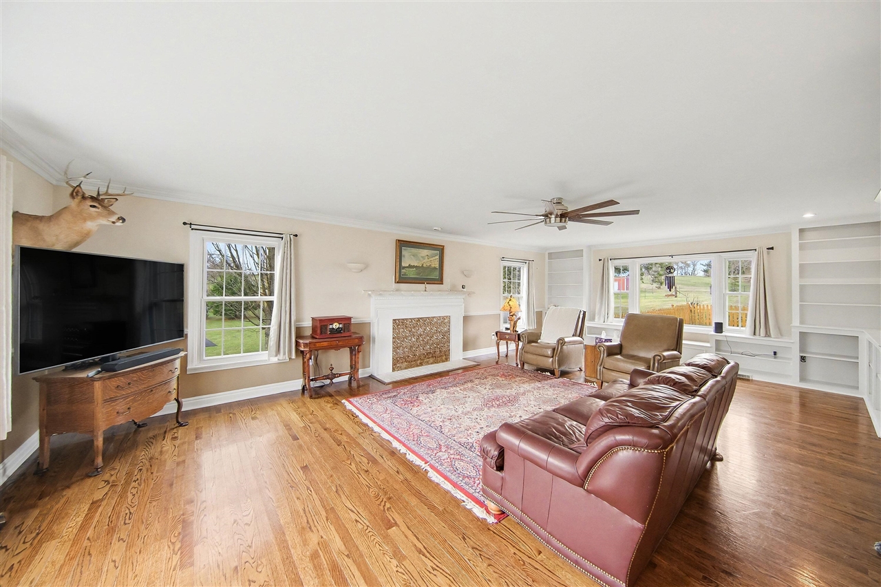 19840 Queens Court, Manchester, MI, 48158-8543