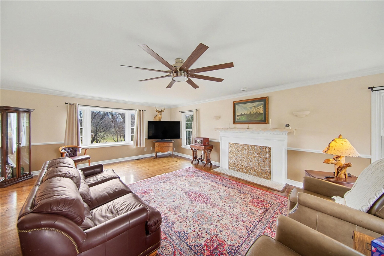 19840 Queens Court, Manchester, MI, 48158-8543