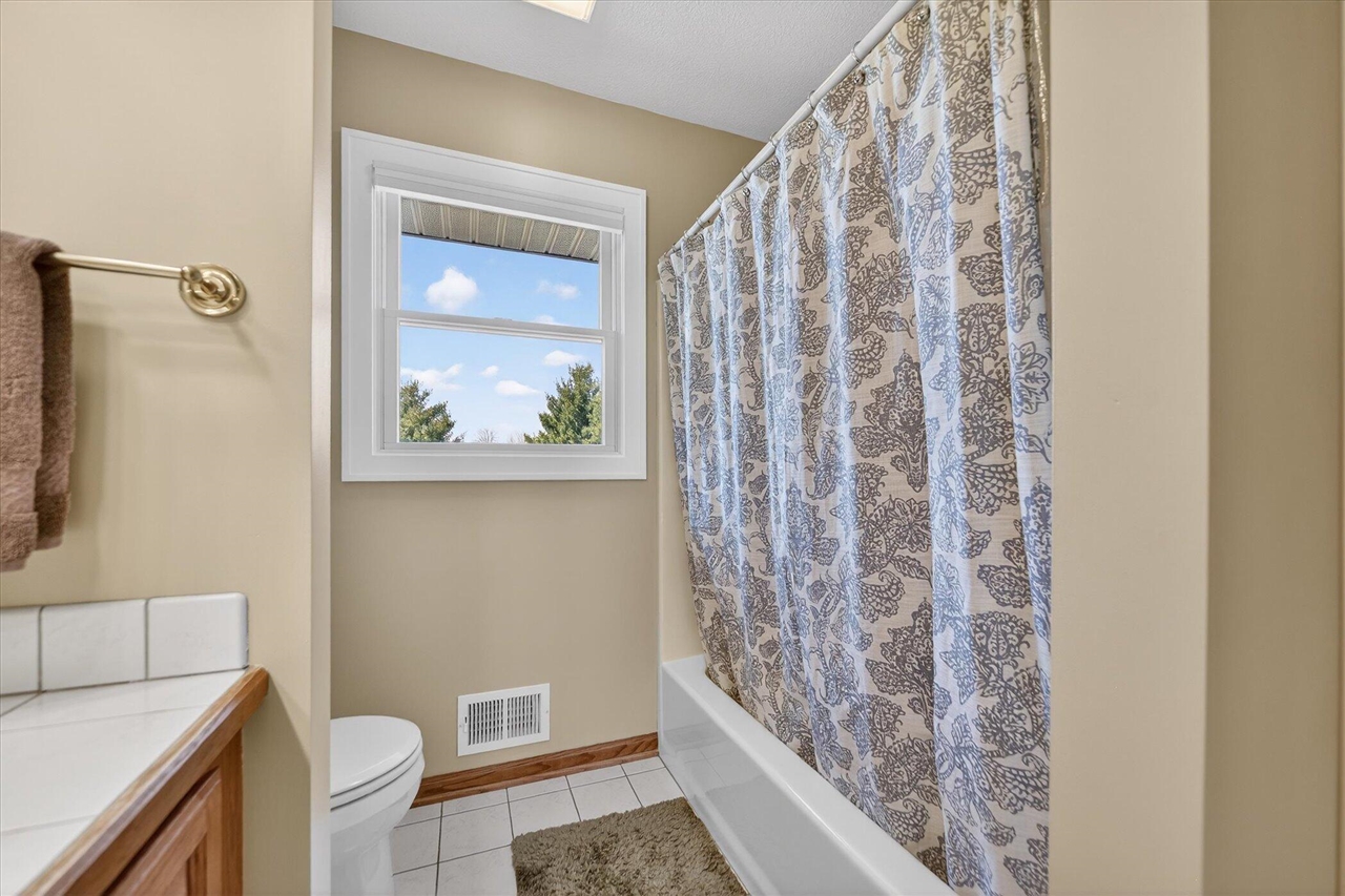 12800 S Wright Road, Eagle, MI, 48822-9507