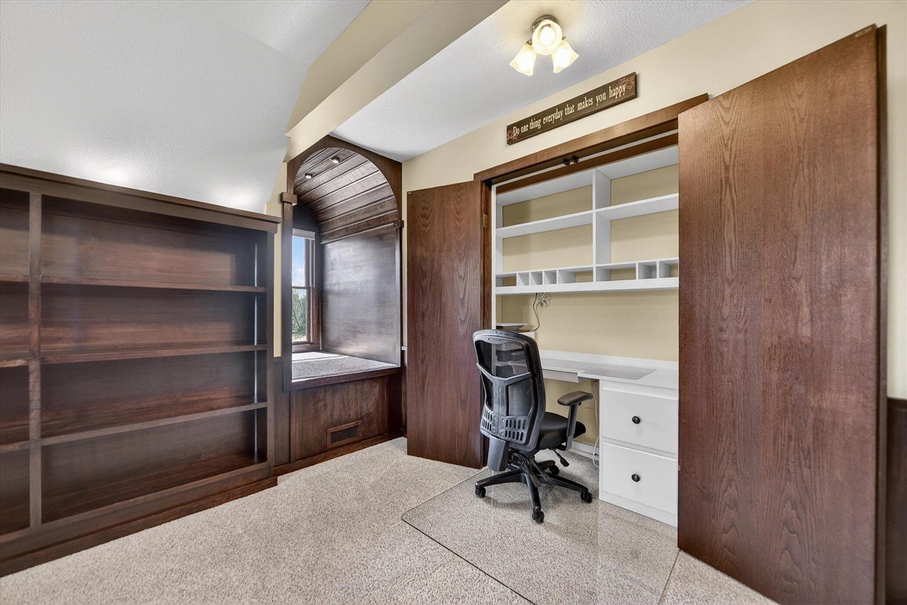 12800 S Wright Road, Eagle, MI, 48822-9507