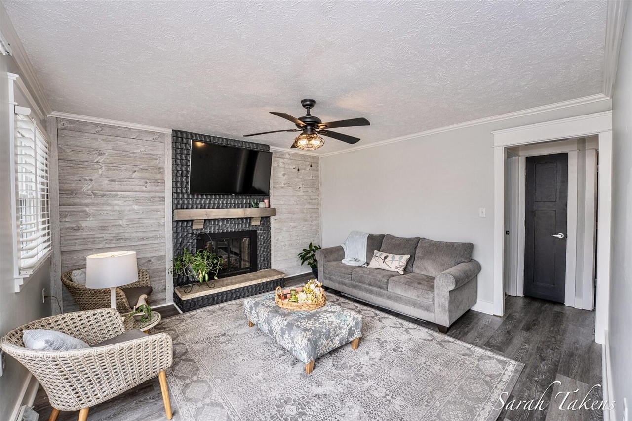 3766 Parkland Avenue, Wyoming, MI, 49509-3809