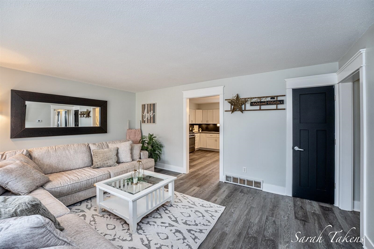 3766 Parkland Avenue, Wyoming, MI, 49509-3809