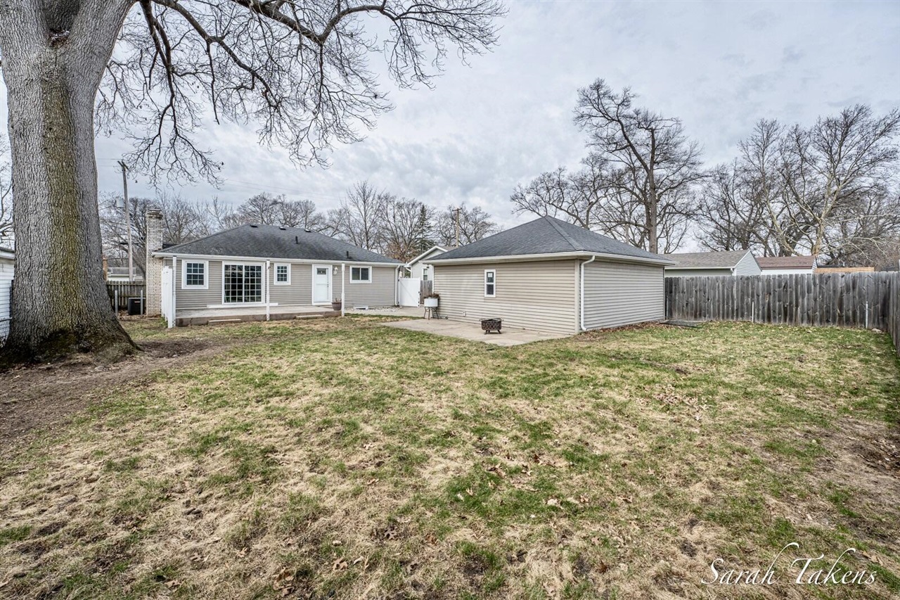 3766 Parkland Avenue, Wyoming, MI, 49509-3809