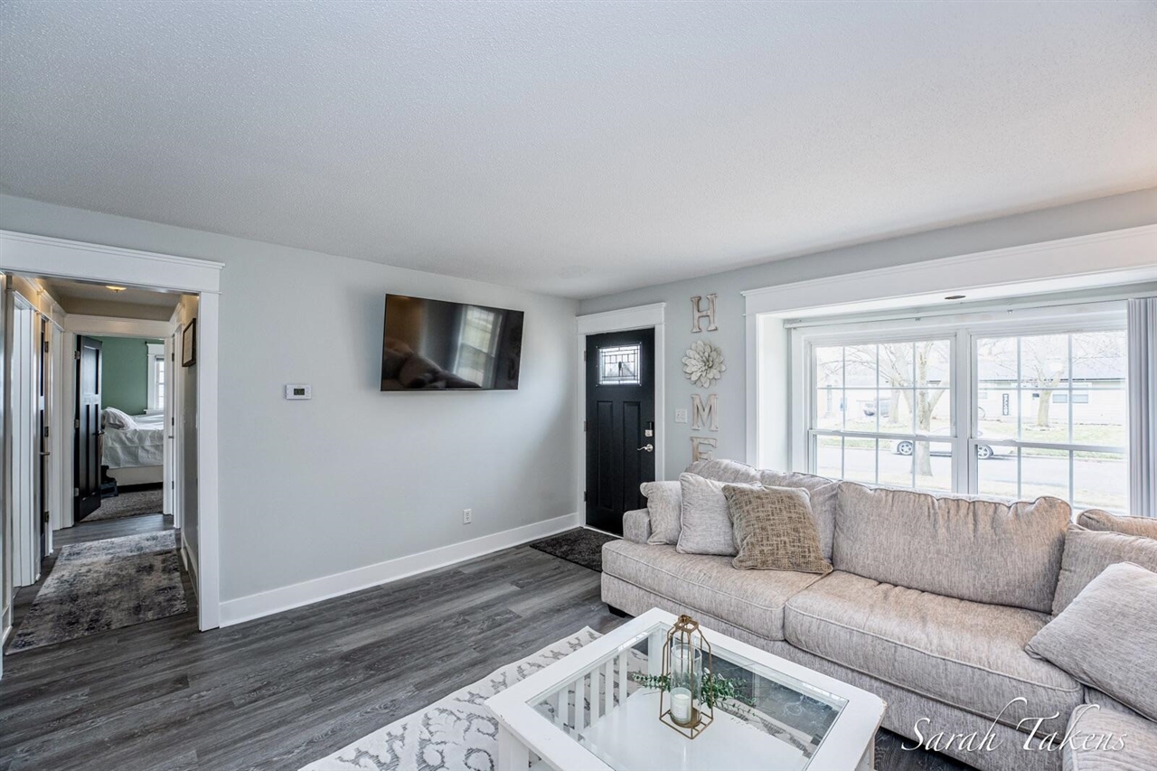 3766 Parkland Avenue, Wyoming, MI, 49509-3809