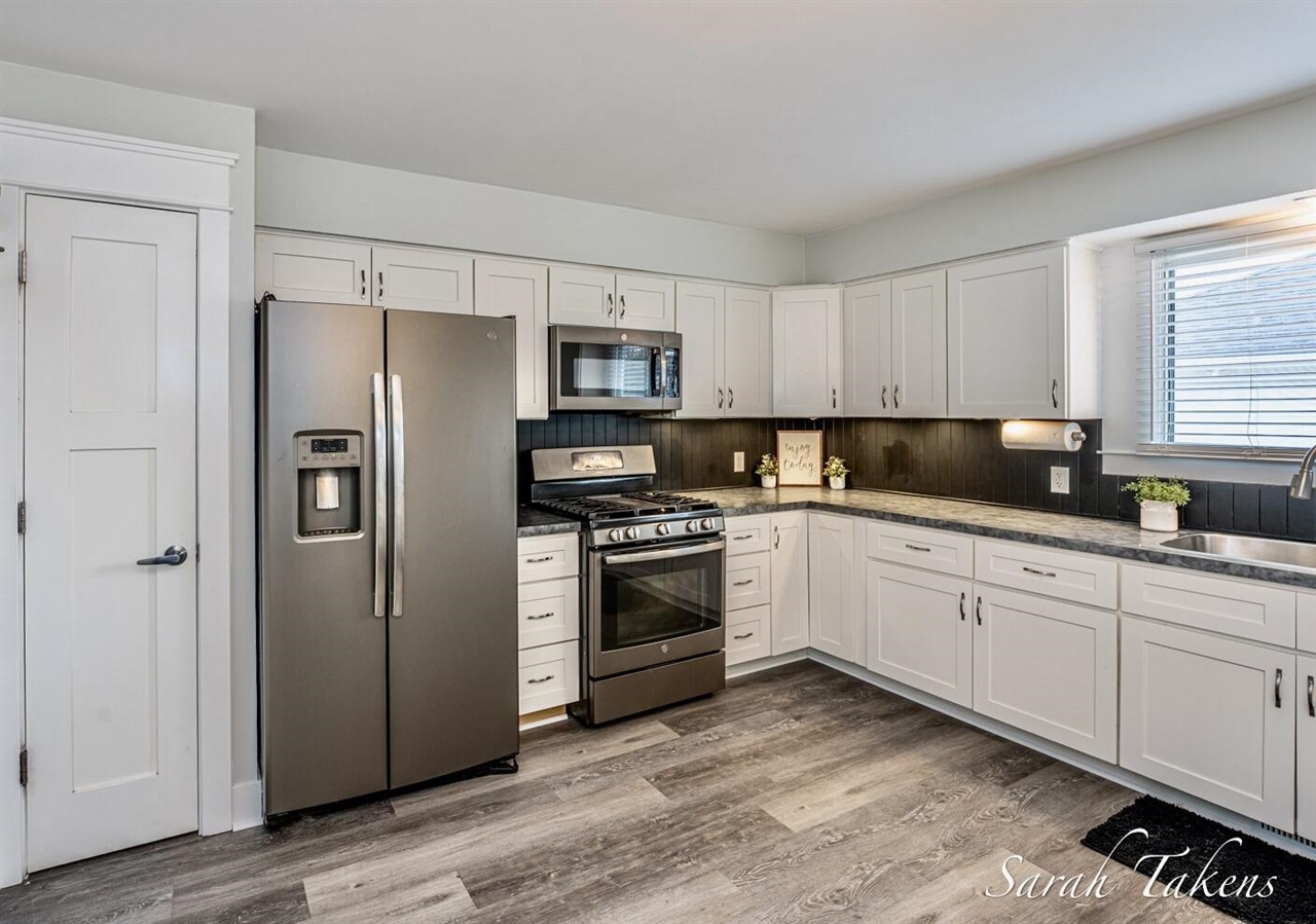 3766 Parkland Avenue, Wyoming, MI, 49509-3809