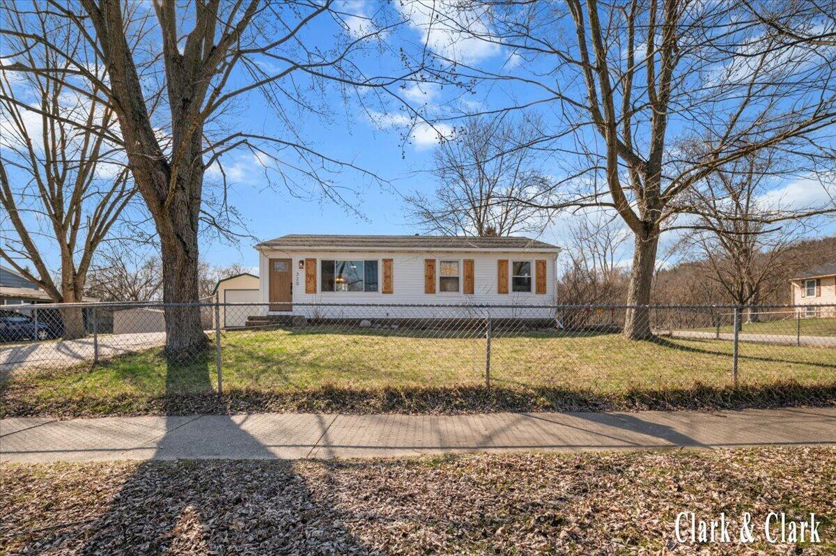 320 Roberta Jayne Drive, Lowell, MI, 49331