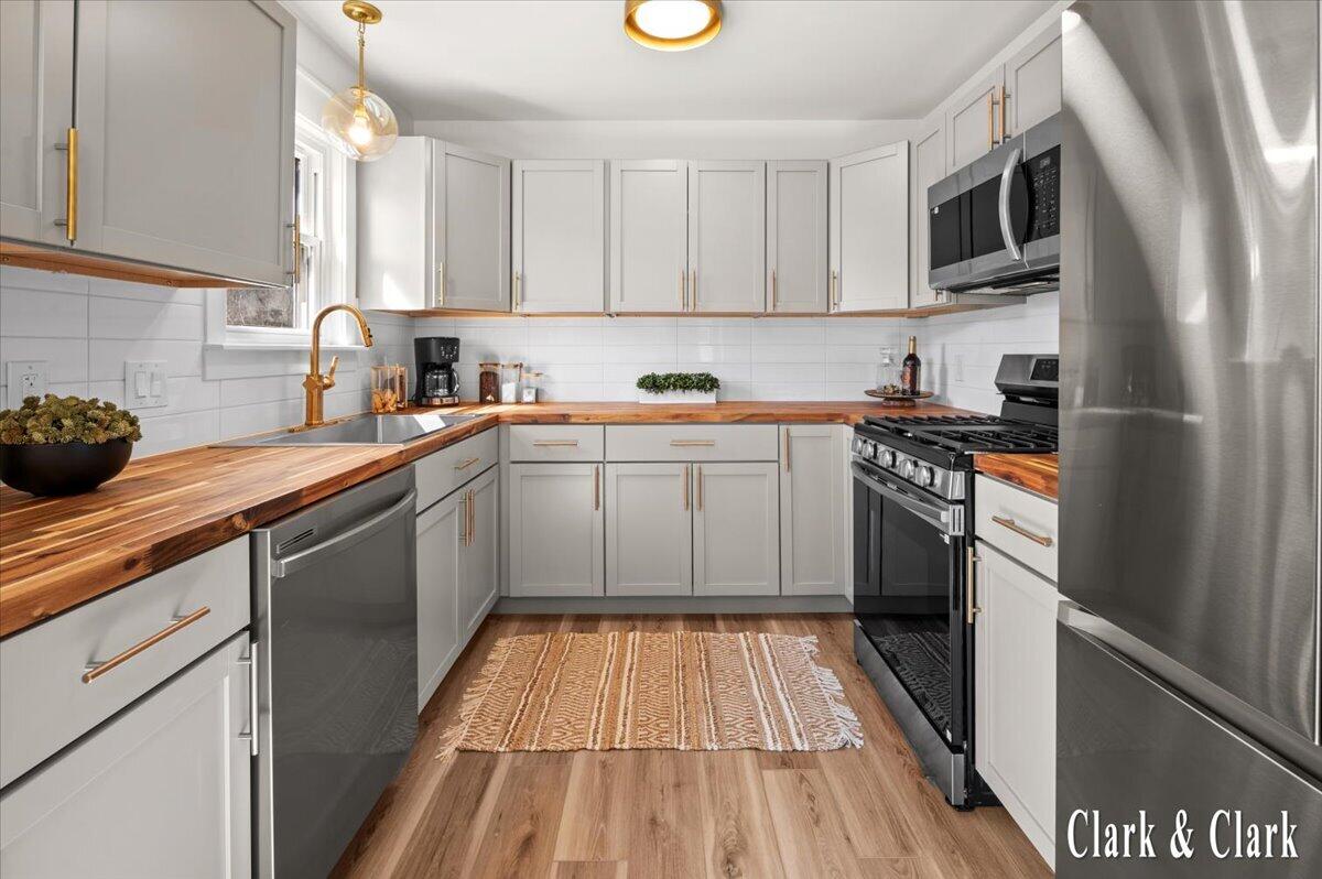 320 Roberta Jayne Drive, Lowell, MI, 49331