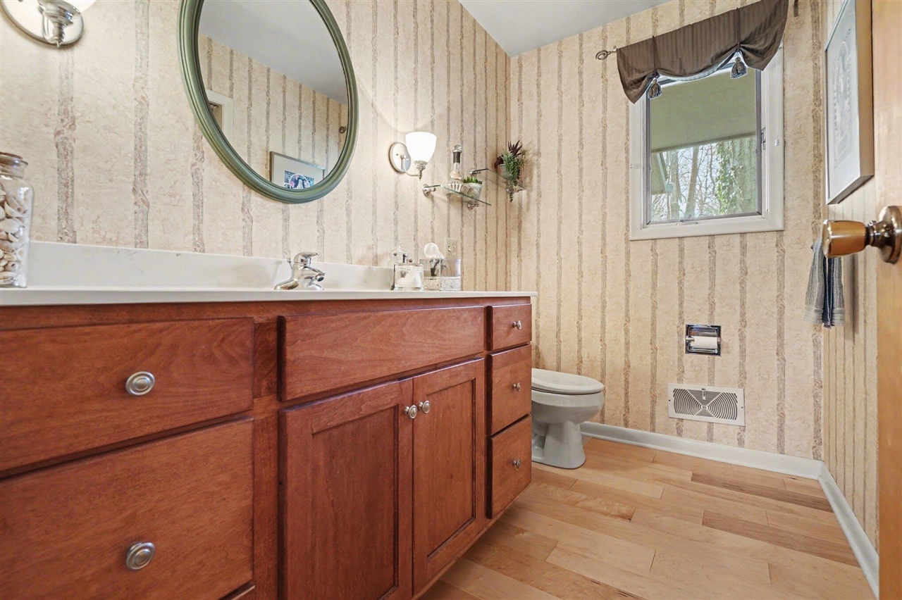 6200 Thunder Bluff Road, Kalamazoo, MI, 49009-9127