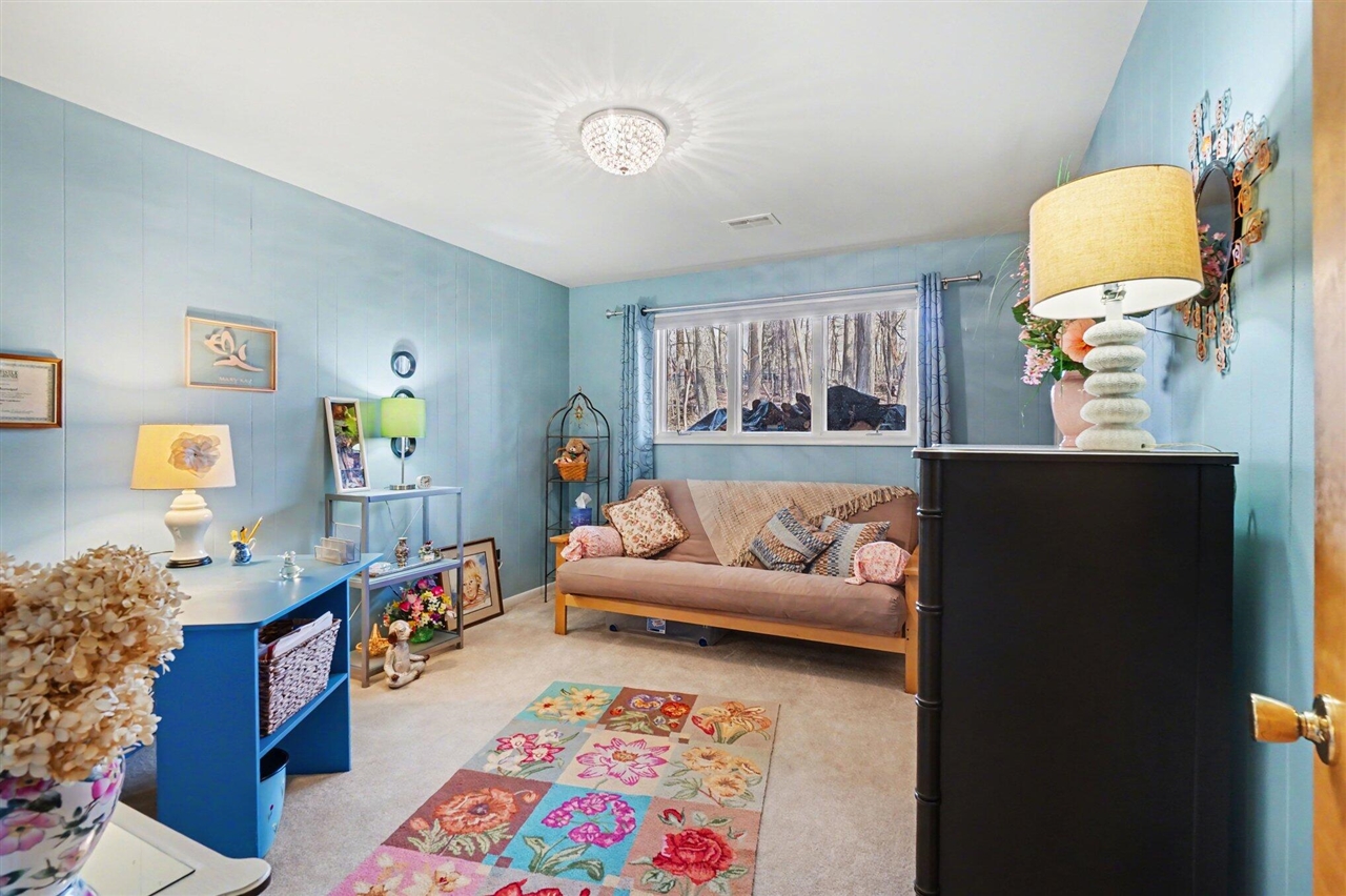 6200 Thunder Bluff Road, Kalamazoo, MI, 49009-9127