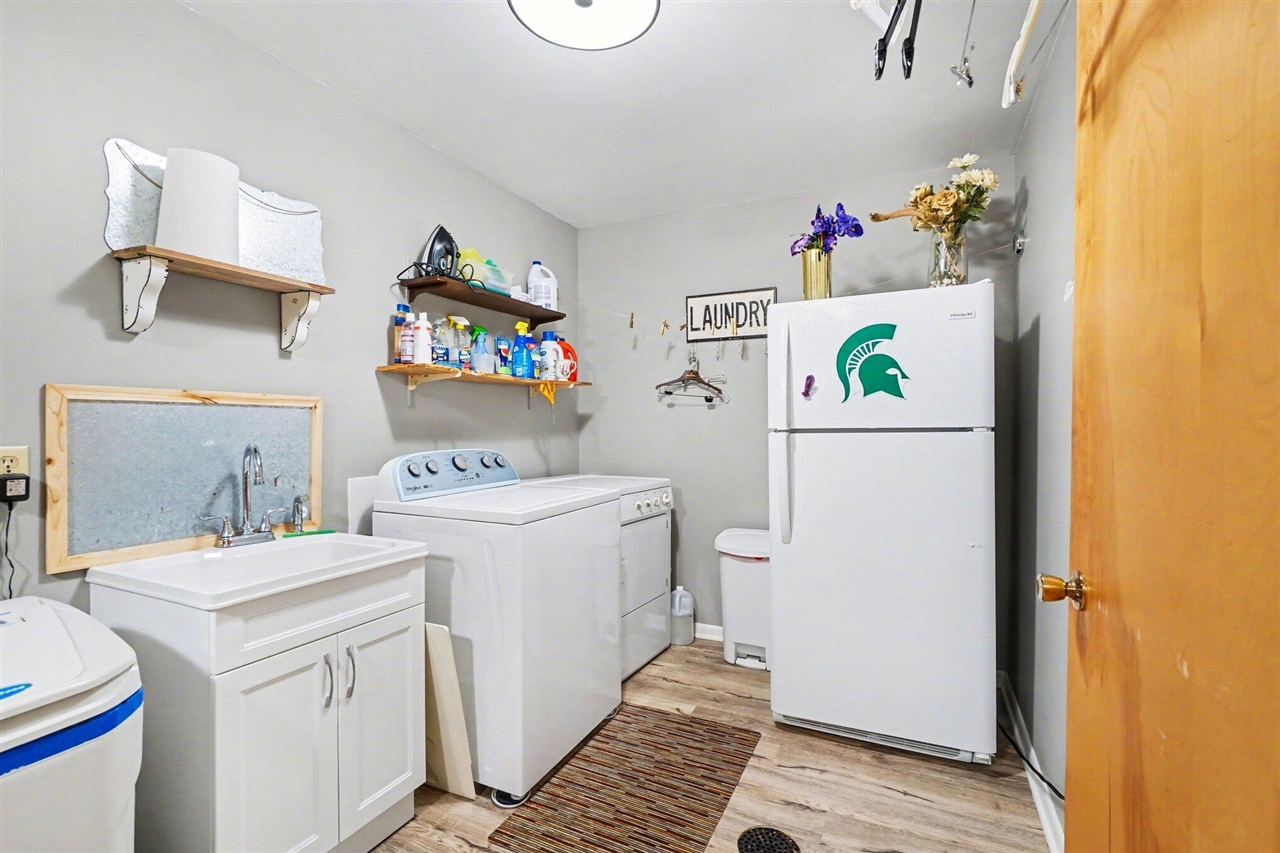 6200 Thunder Bluff Road, Kalamazoo, MI, 49009-9127