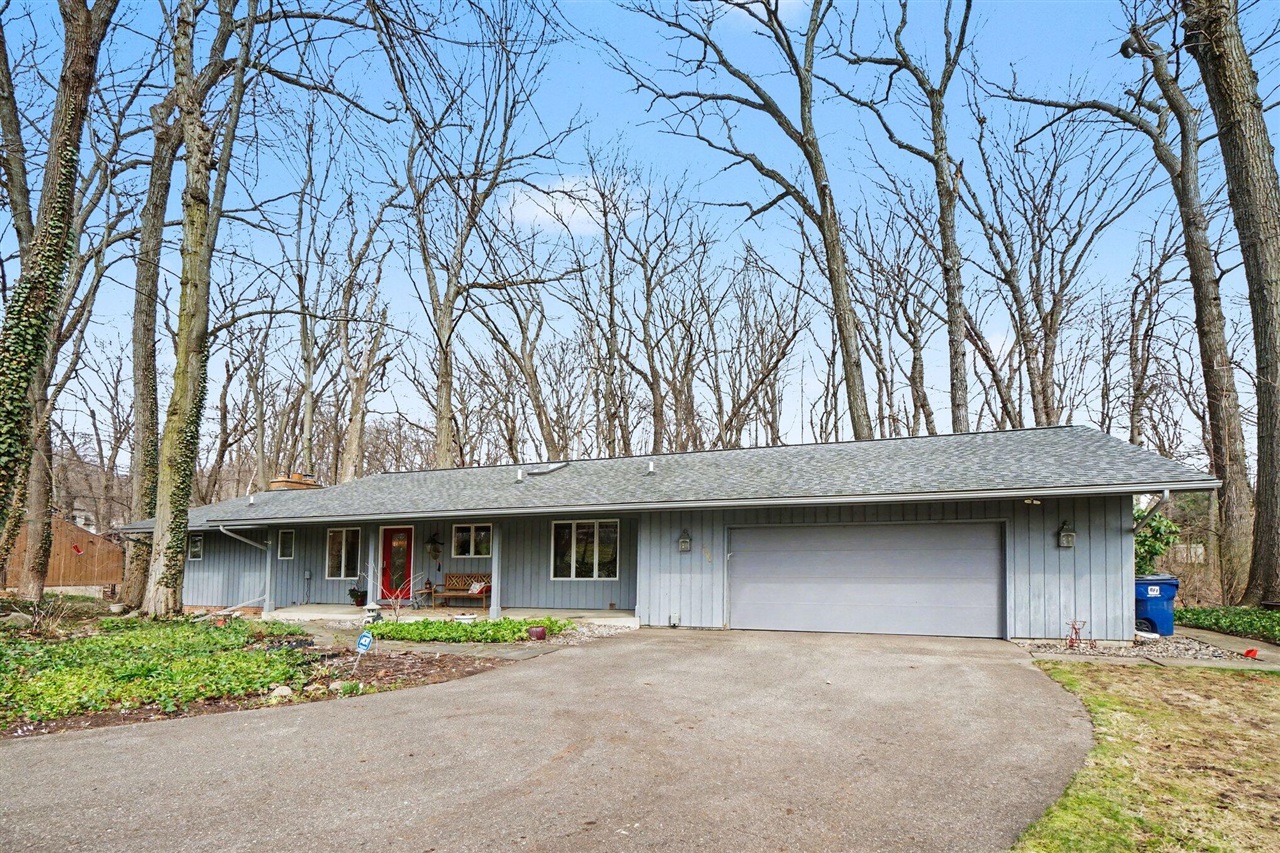 6200 Thunder Bluff Road, Kalamazoo, MI, 49009-9127