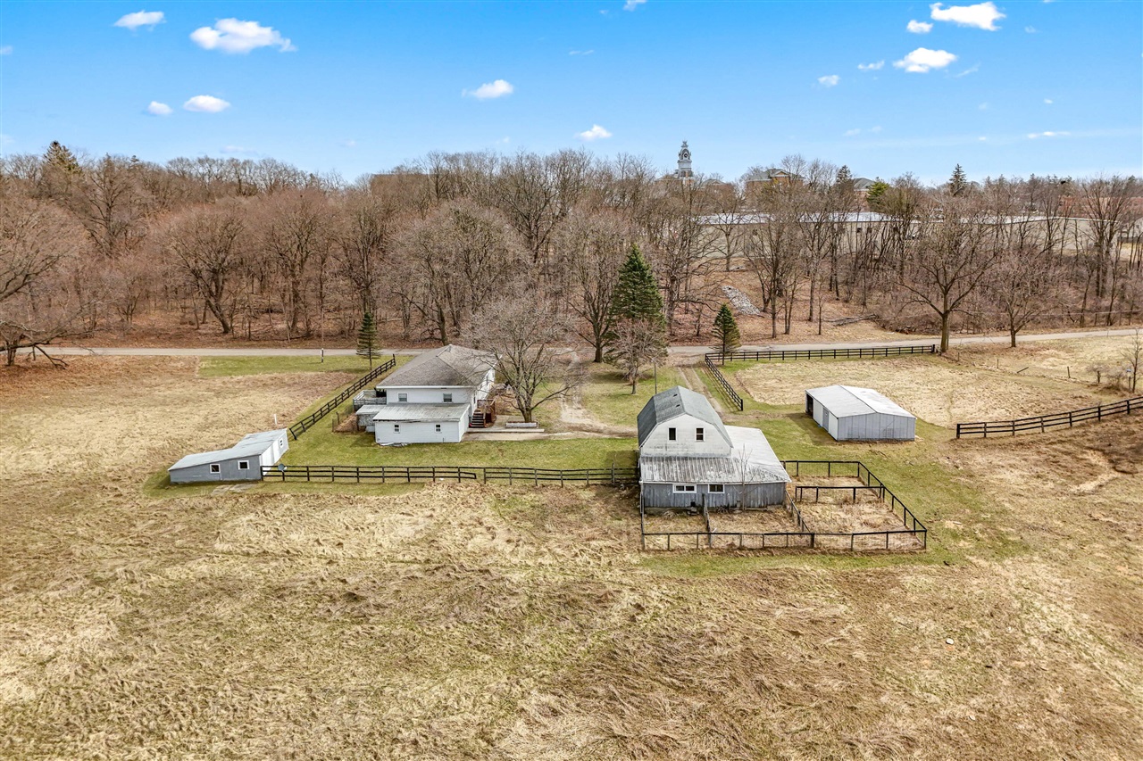 104 Mcclellan Street, Hillsdale, MI, 49242-1025