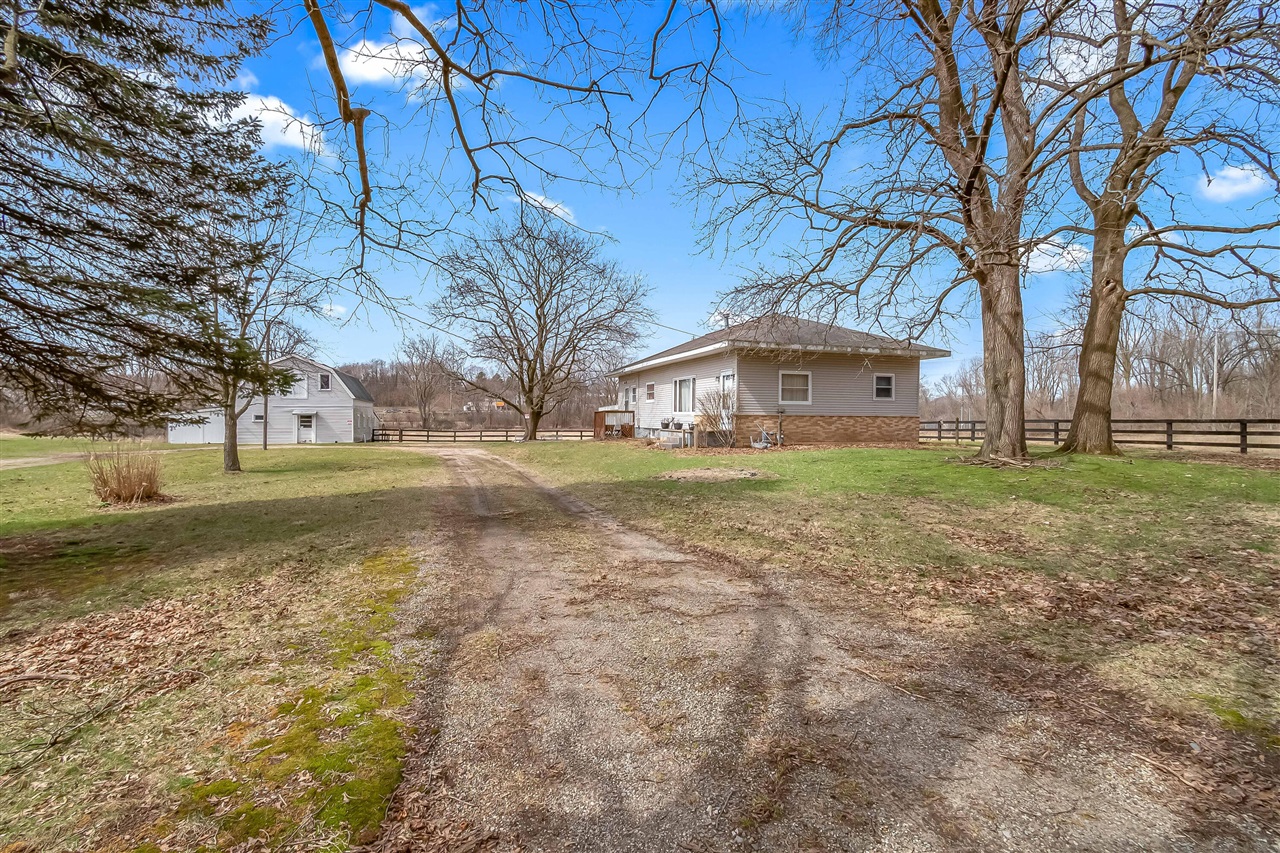 104 Mcclellan Street, Hillsdale, MI, 49242-1025