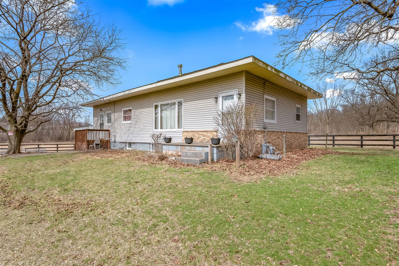 104 Mcclellan Street, Hillsdale, MI, 49242-1025