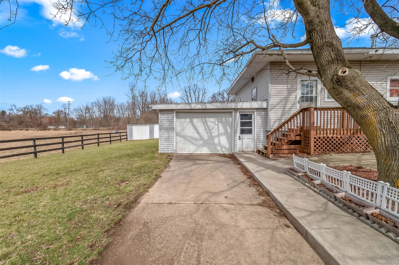 104 Mcclellan Street, Hillsdale, MI, 49242-1025