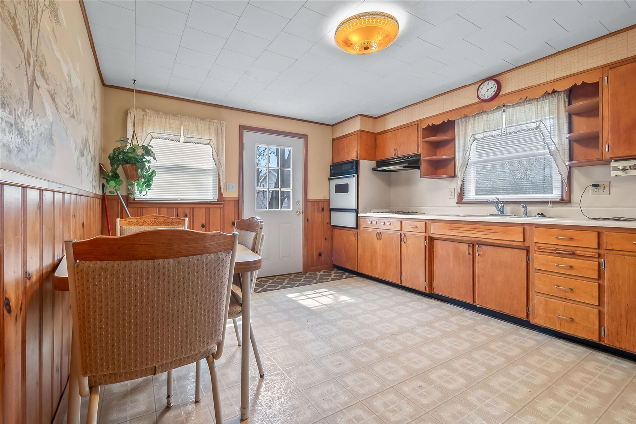 104 Mcclellan Street, Hillsdale, MI, 49242-1025