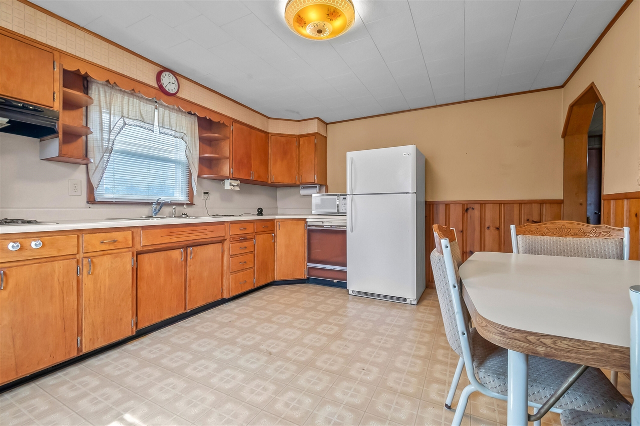 104 Mcclellan Street, Hillsdale, MI, 49242-1025