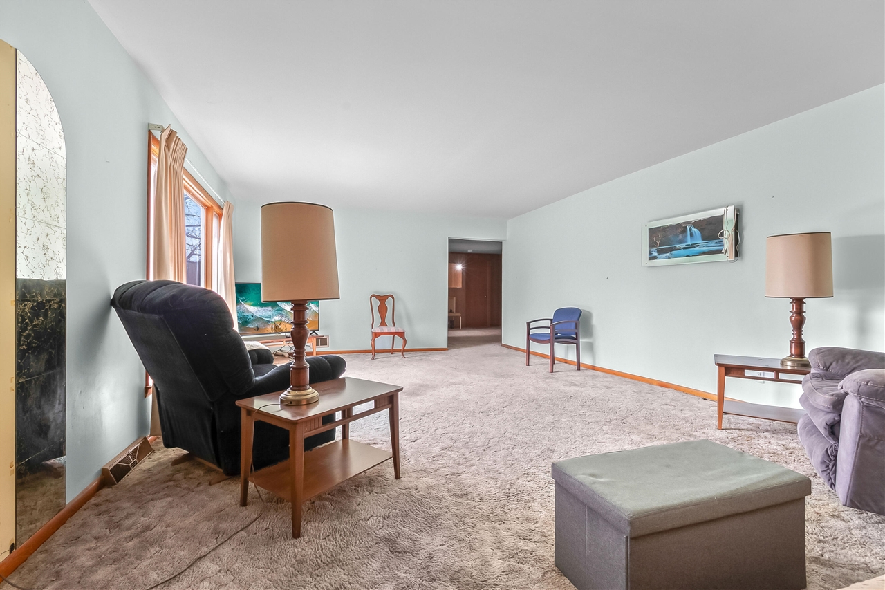 104 Mcclellan Street, Hillsdale, MI, 49242-1025