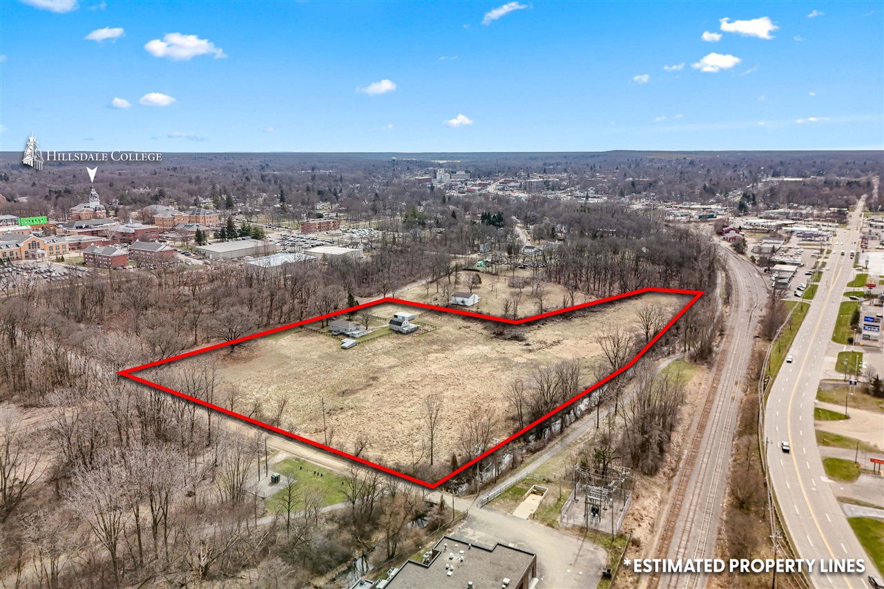 104 Mcclellan Street, Hillsdale, MI, 49242-1025