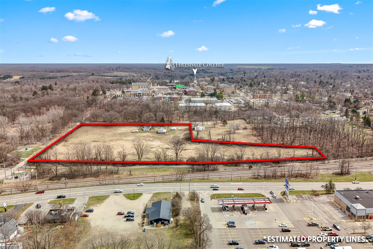 104 Mcclellan Street, Hillsdale, MI, 49242-1025