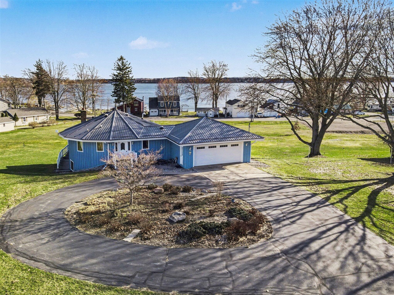 Houghton Lake, MI, 48629