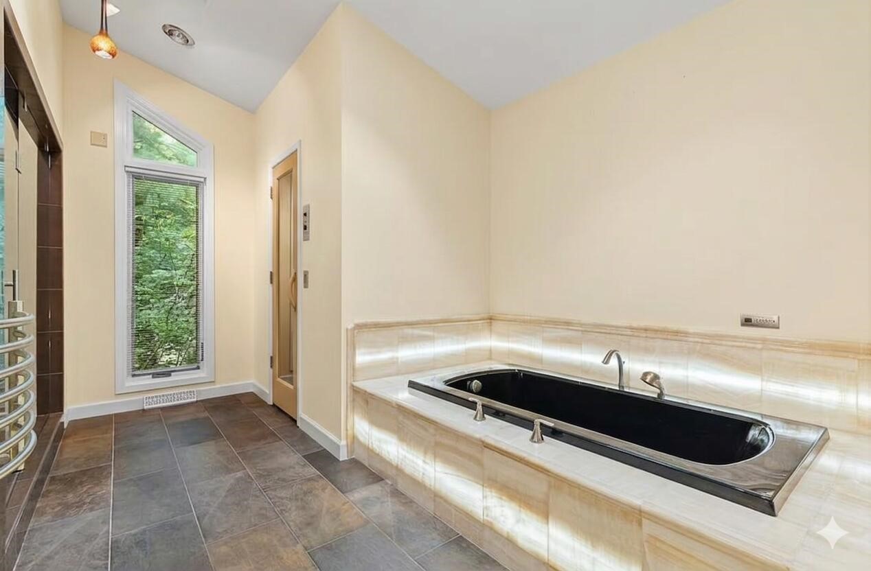 7129 Lakeridge Place, Kalamazoo, MI, 49009-9758