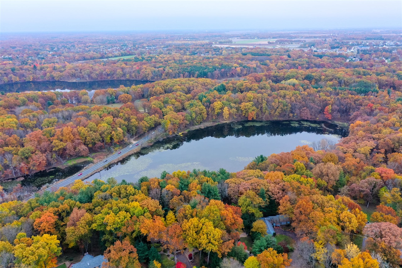 7129 Lakeridge Place, Kalamazoo, MI, 49009-9758