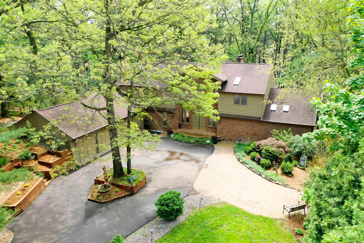 7129 Lakeridge Place, Kalamazoo, MI, 49009-9758