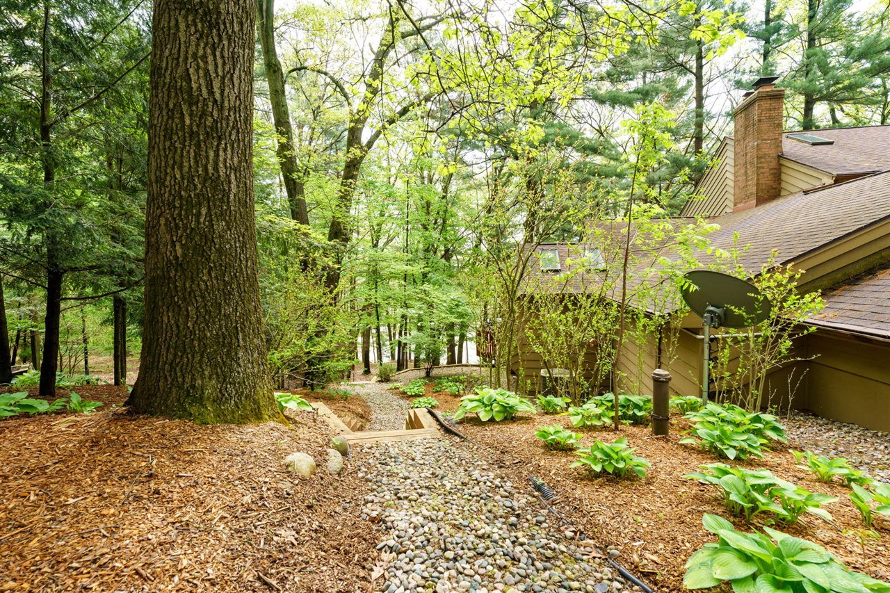 7129 Lakeridge Place, Kalamazoo, MI, 49009-9758