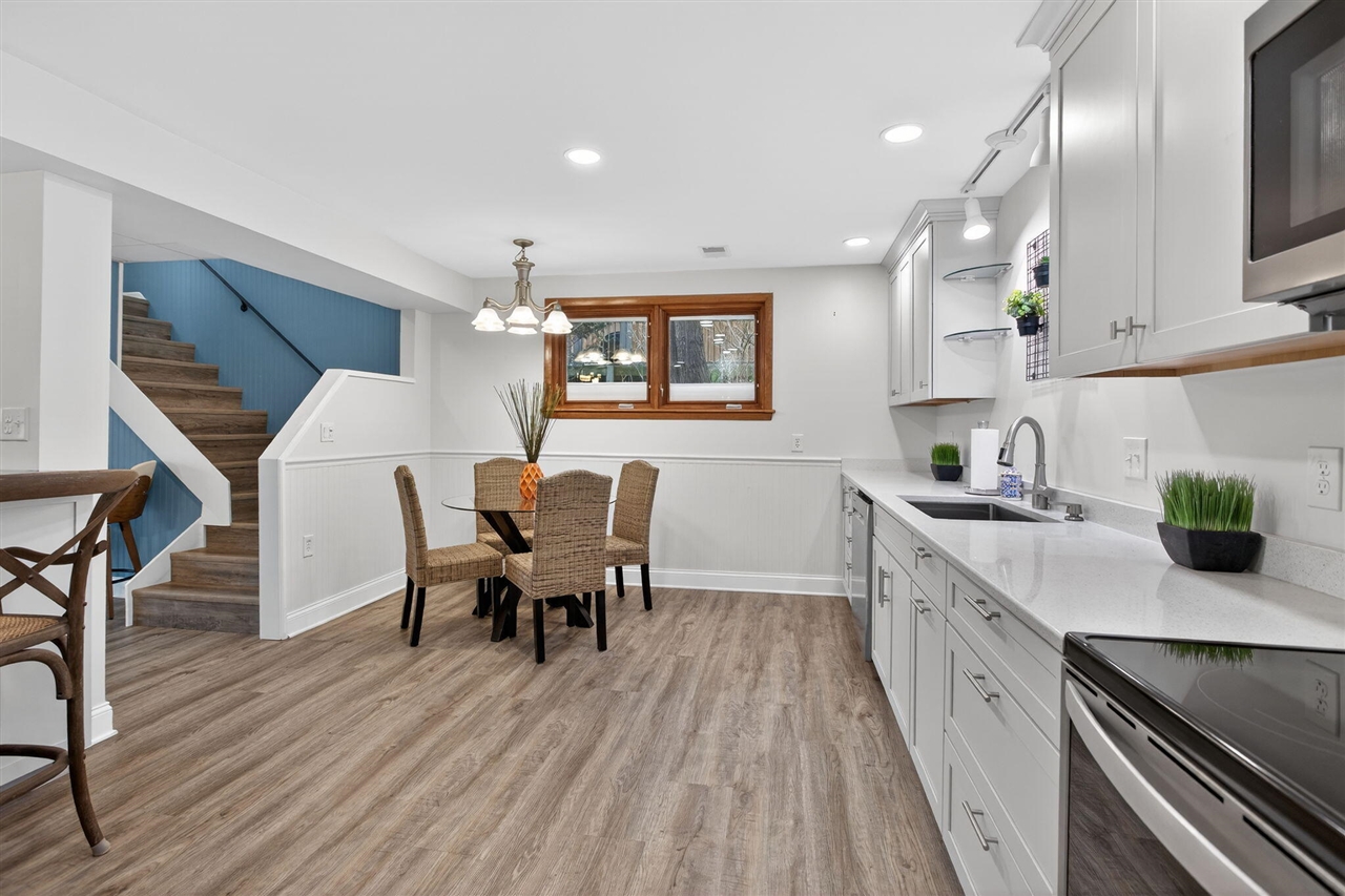 160 Eastshore Drive, Jerome, MI, 49249-9407