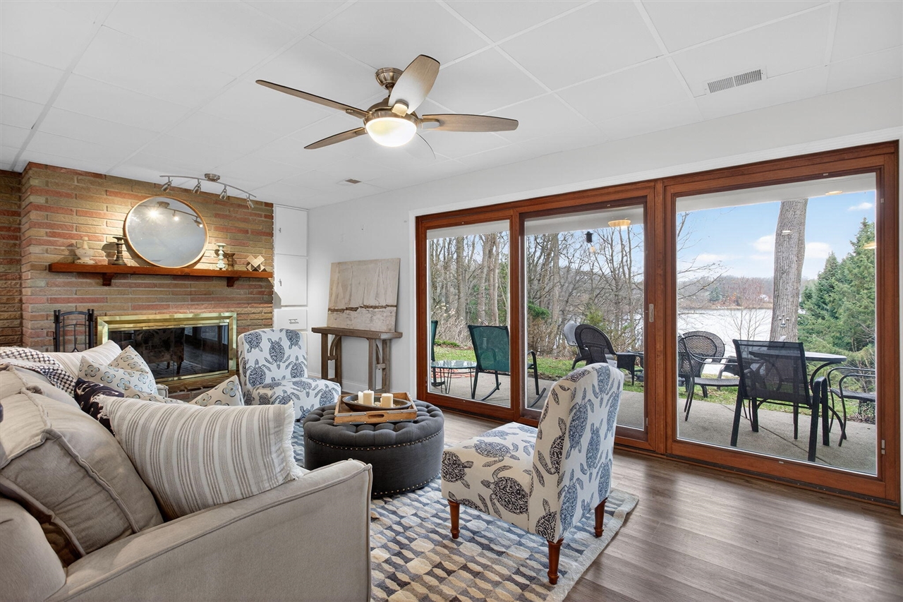 160 Eastshore Drive, Jerome, MI, 49249-9407