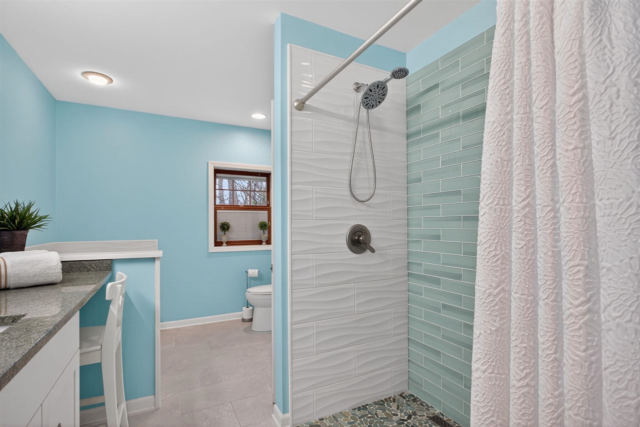 160 Eastshore Drive, Jerome, MI, 49249-9407