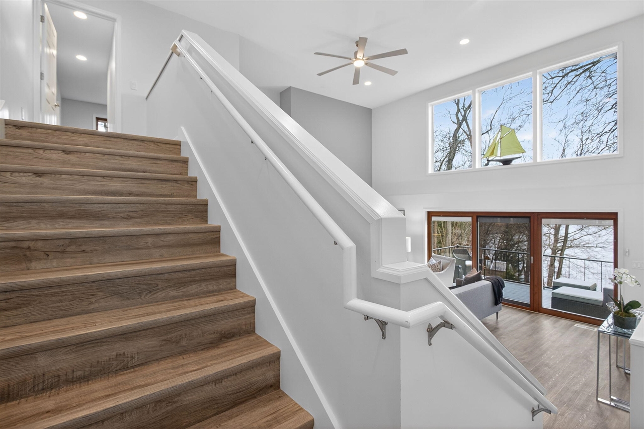 160 Eastshore Drive, Jerome, MI, 49249-9407