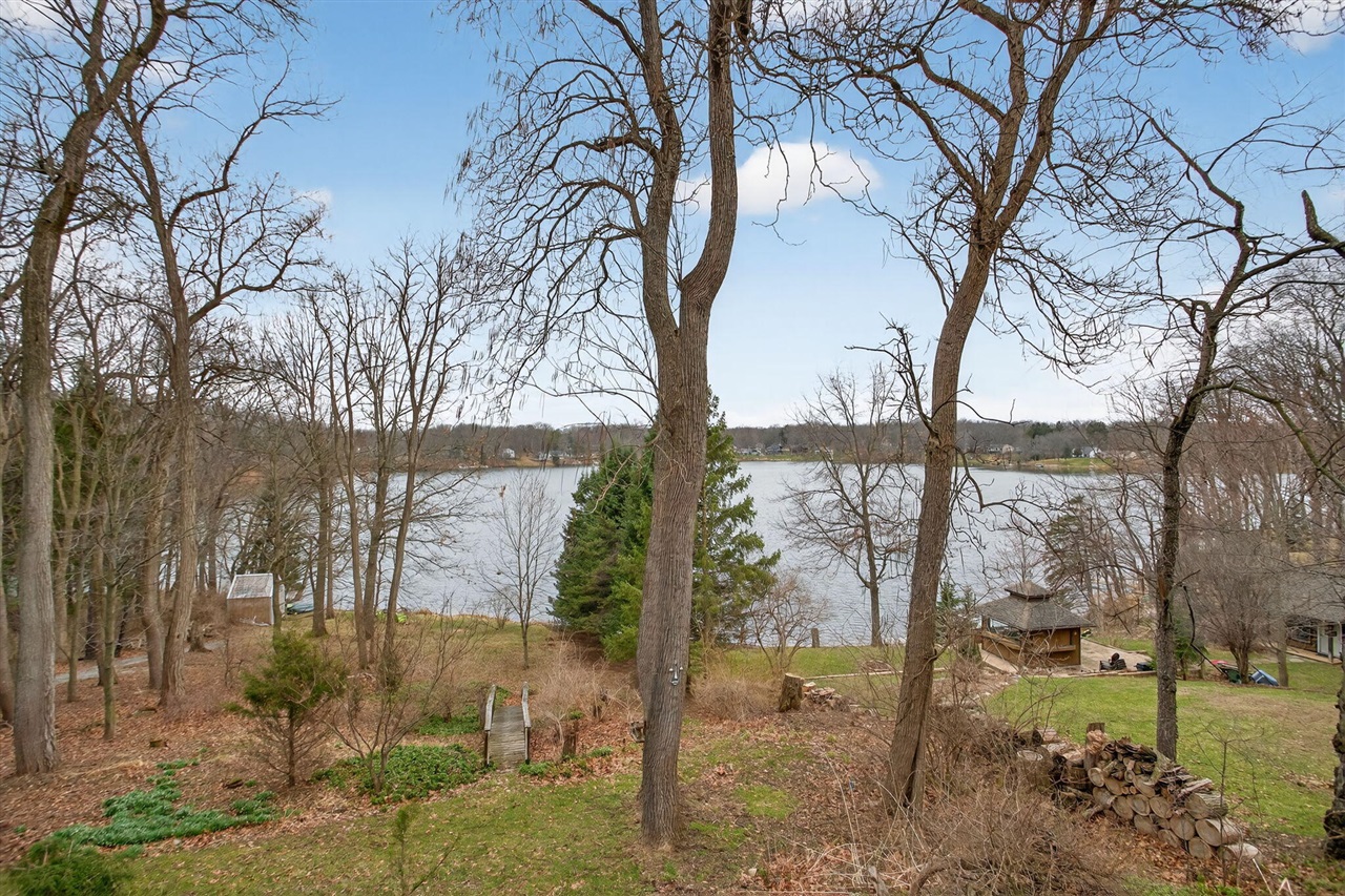 160 Eastshore Drive, Jerome, MI, 49249-9407