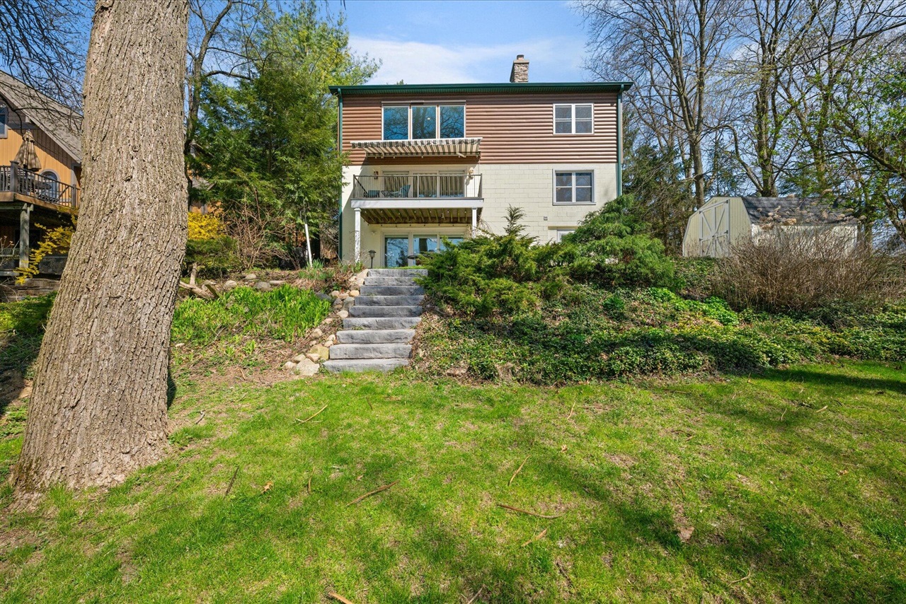 160 Eastshore Drive, Jerome, MI, 49249-9407