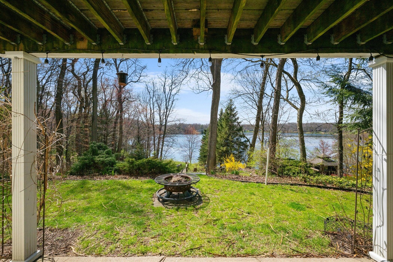 160 Eastshore Drive, Jerome, MI, 49249-9407