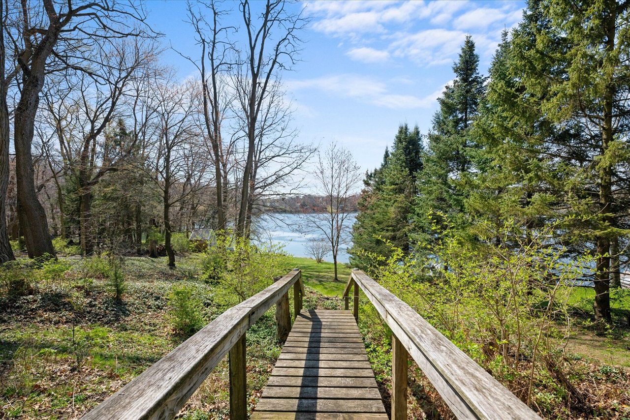 160 Eastshore Drive, Jerome, MI, 49249-9407