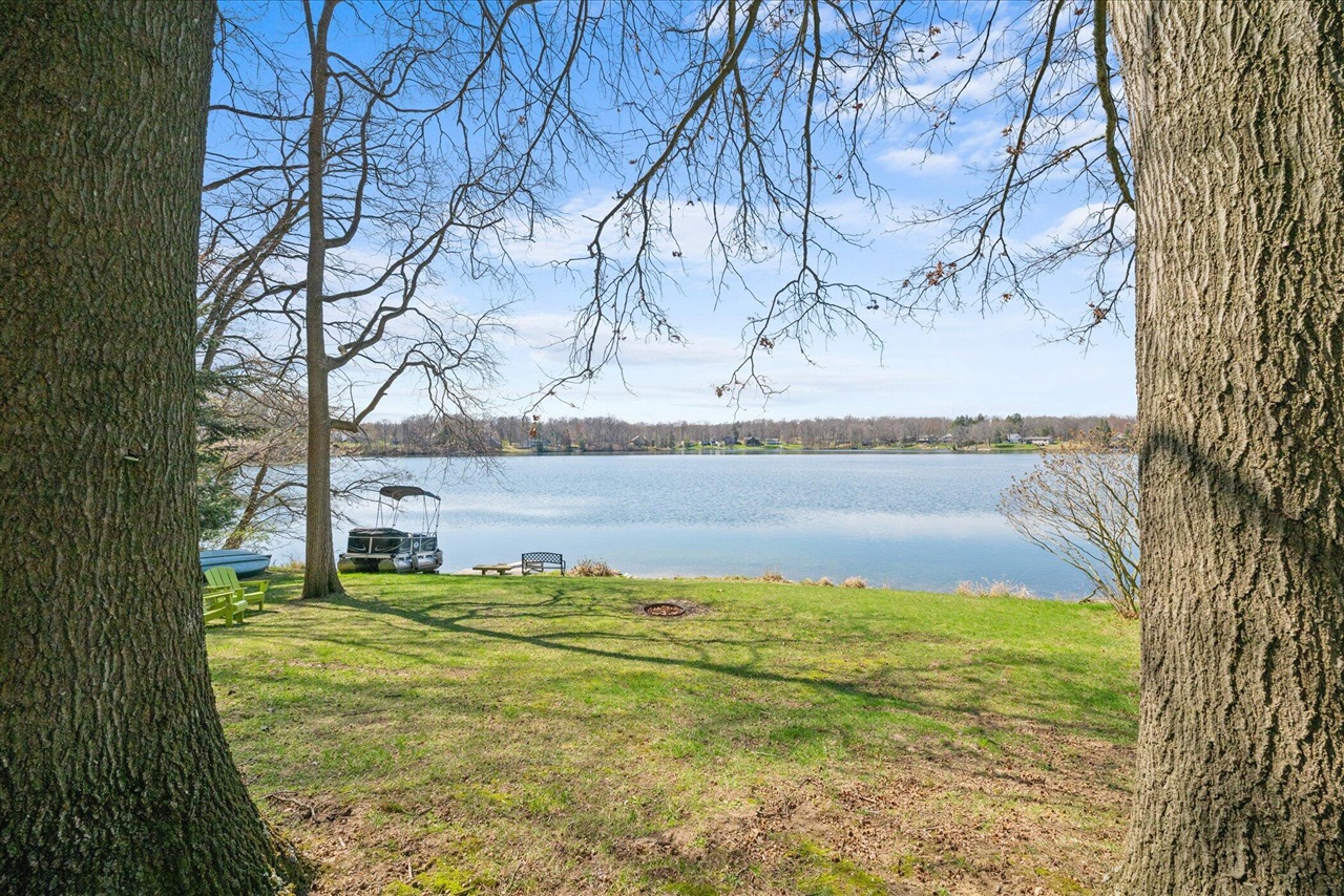 160 Eastshore Drive, Jerome, MI, 49249-9407